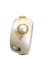 Load image into Gallery viewer, Pearl Bangles©