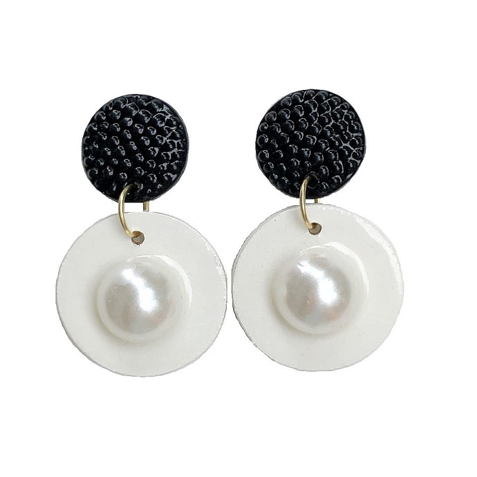 Black + White Pearl Drop